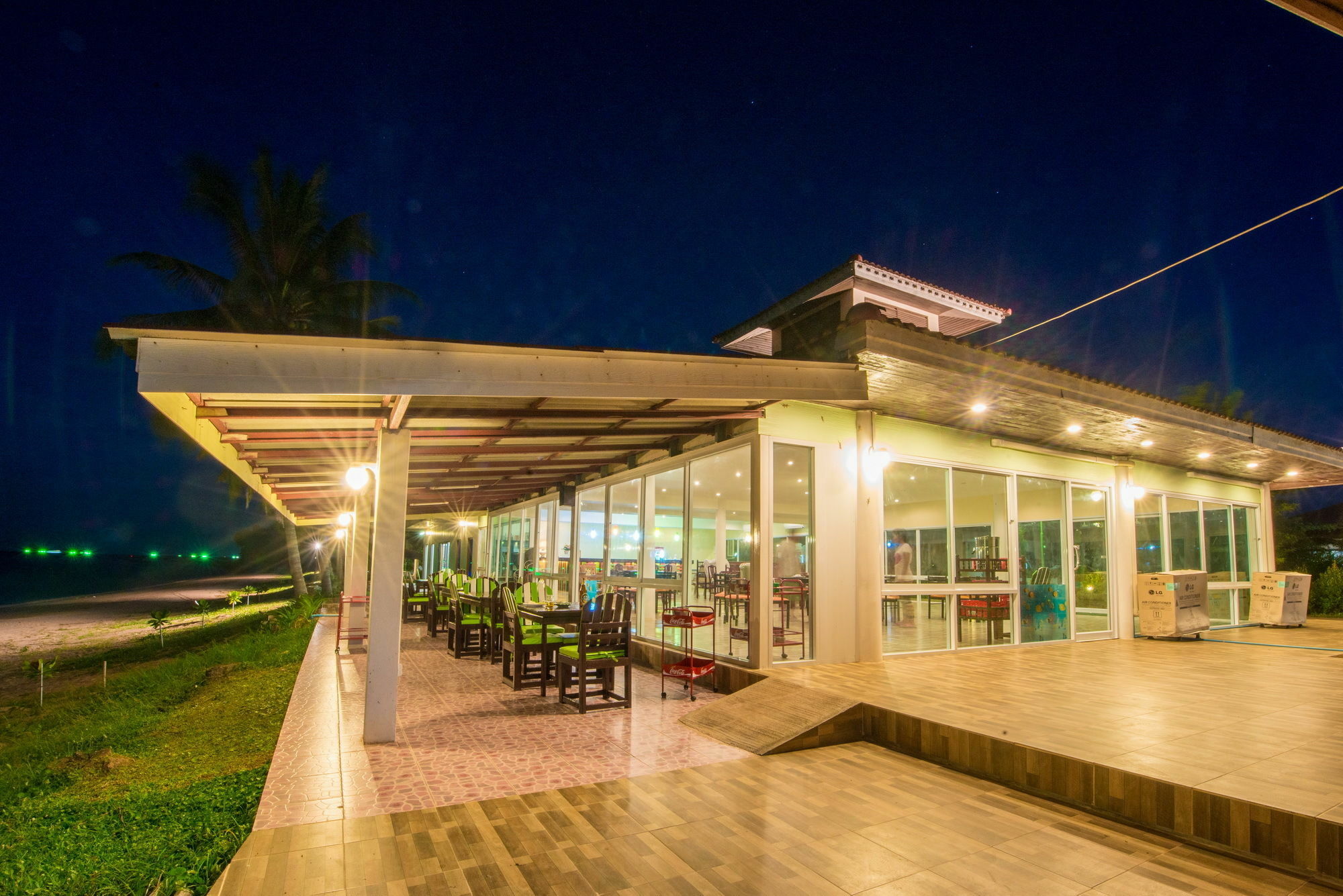 Star Light Beach Resort And Restaurant ชุมพร ภายนอก รูปภาพ